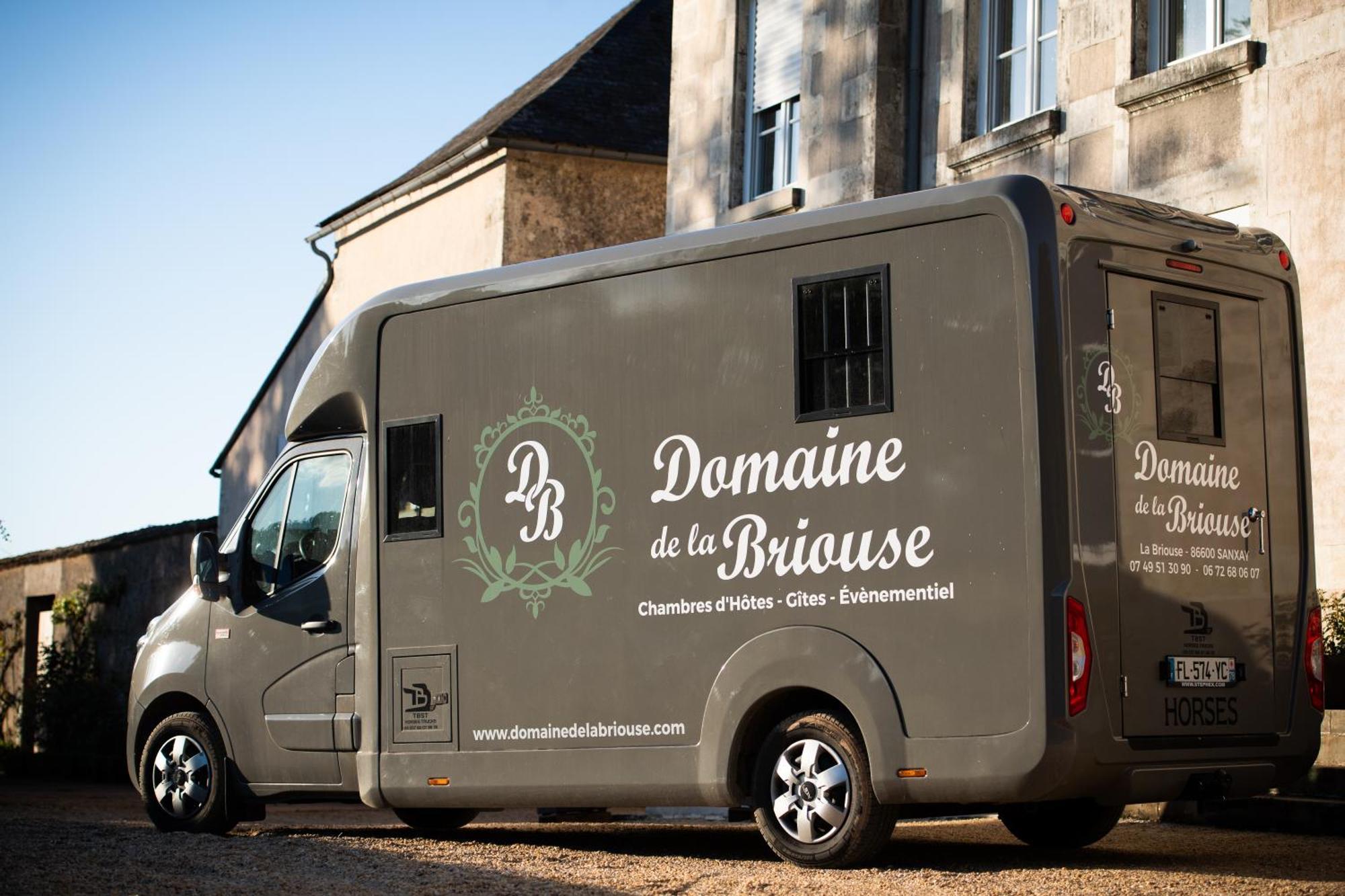 Sanxay Domaine De La Briouse B&B 외부 사진
